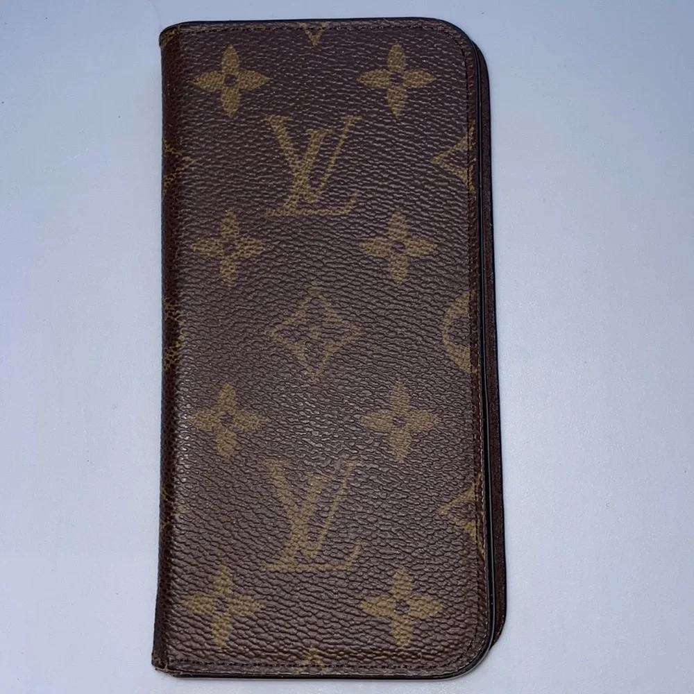Authentic Louis Vuitton Monogram iPhone 10 Cover+Card Holder • Classic LV Canvas